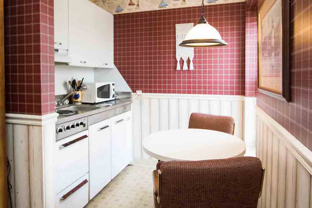 Extended Stay Suites with Full Kitchens